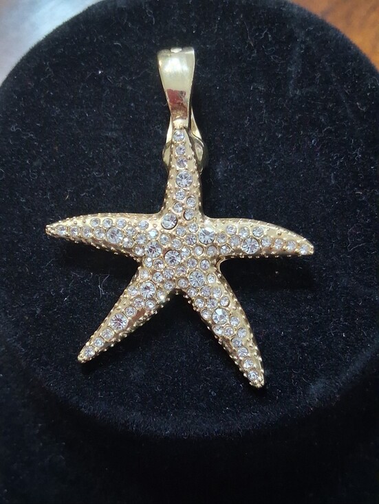 Rmn Jewelry - Gold Tone Crystal Starfish Pendant Necklace - Sparkling Beach Charm